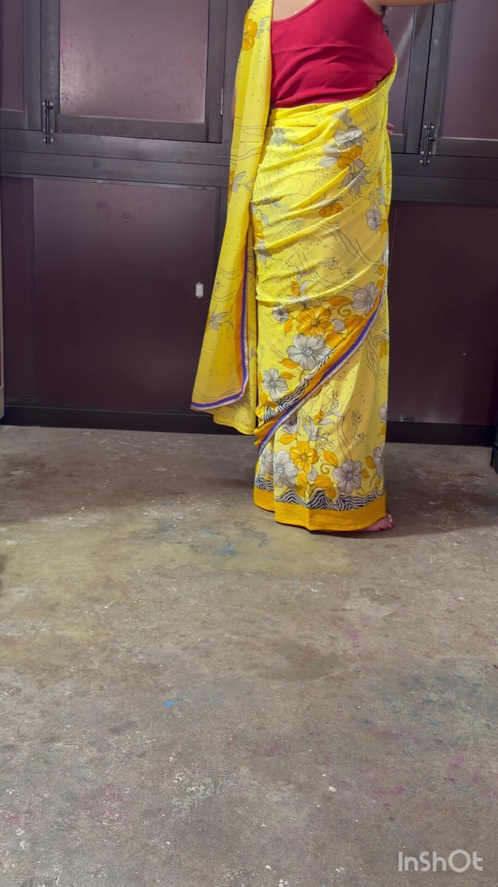 Horny_Babe: Indian Maid Fucked and Seduced by Owner for Gifts and...
