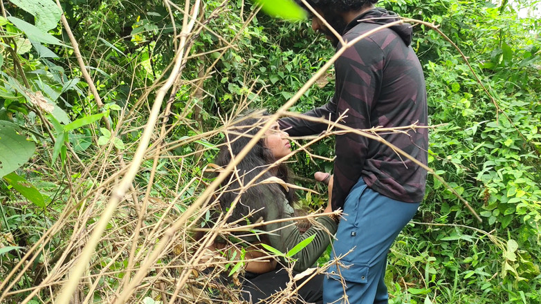 Vaigavarun45: Malayali pár žhavý venkovní sex v lese, divoký les venkovní sex...