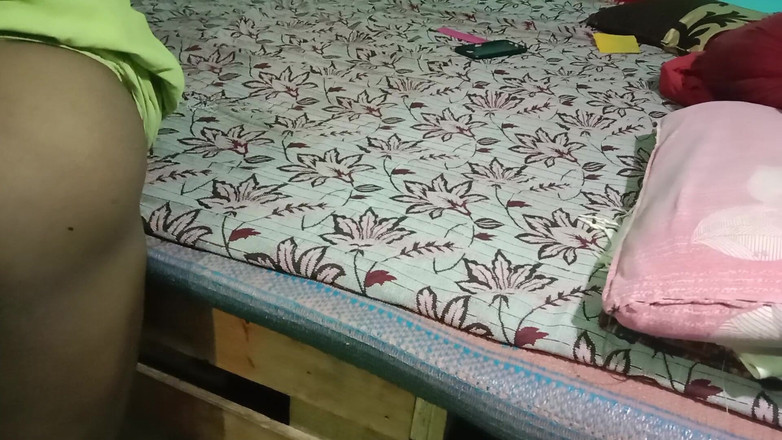 Sexy juli: El propietario ensujó todo el coño