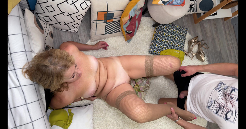 We heart Milfs: Alex šuká zralou blondýnku Dianu do zadku