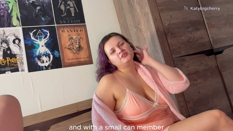 Katybigcherry: 배다른 아들의 자지를 빨아주는 새엄마