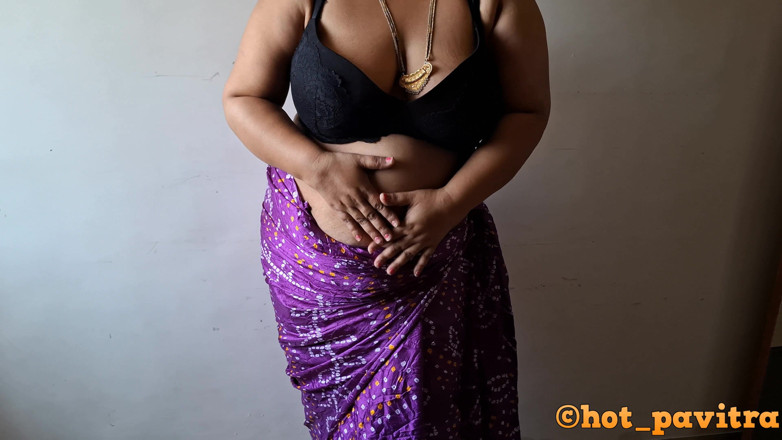 Hot Pavitra: Sari Görünüşüme Bak Buna Bayılıyorum
