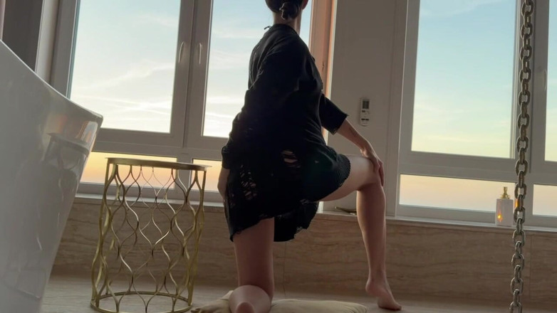 Skinny_lady69: Moment de yoga parfait en culotte