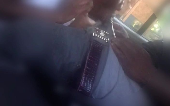 PlayboyHef: Blowjob panjang di Hadapan Rumah Terbiar Dengan Pancutan Mani Keras