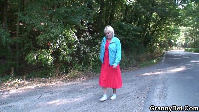 Granny Sluts: Oma tijdens een wilde rit