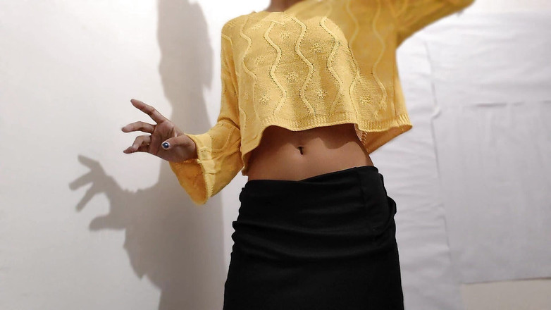 desigirl93: Vesnická holka se cítí nadržená a hledá velkého čůráka