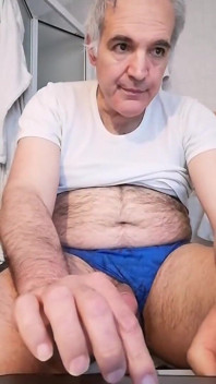 Mi Masturbo Il Mio Culo Peloso E Mi Sego Il Cazzo Duro!