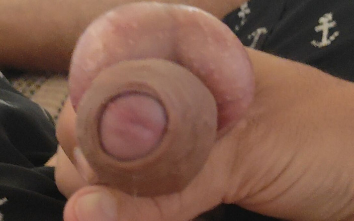 Straight Daddy Club: 클로즈업에서 큰 포피와 고환이 나왔어요.