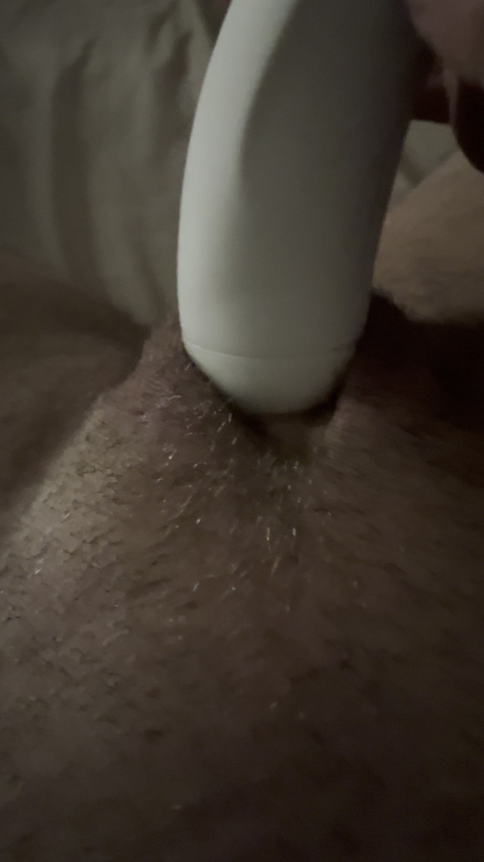 Loukasftm: Ich komme mit meinem vibrator an meinem großen kitzler