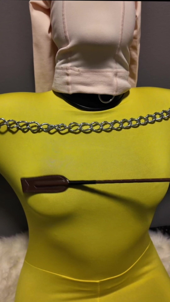 Elena917: Bondage v kleci, orgasmy s výpraskem, Zentai Vrstvení