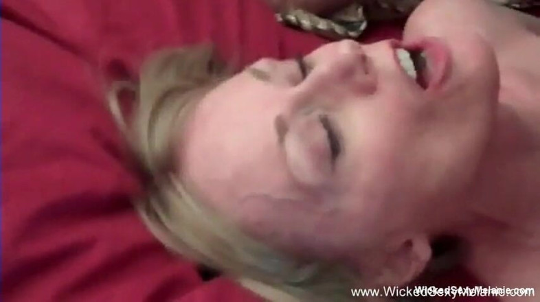 Wicked Sexy Melanie: Mature blonde fucking hard and blowing