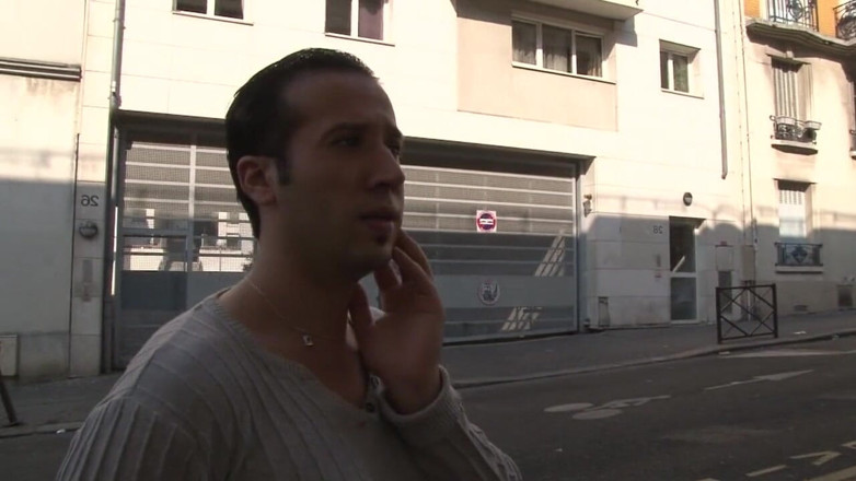 Nude in France: Une salope d'âge moyen dans les rues à la recherche d'une...