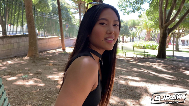 BJ Raw: Bjraw may thais mund wird beladen