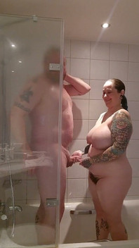 Soapy Shower Bts Elizabethhunny & Chriscoxxx