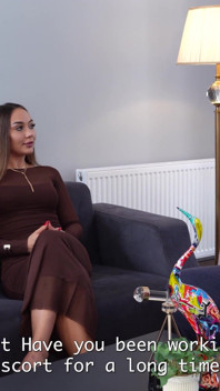 Intervista vera e sesso pubblico con la ragazza sepoltosa Anastasia, alias Lera Murr!