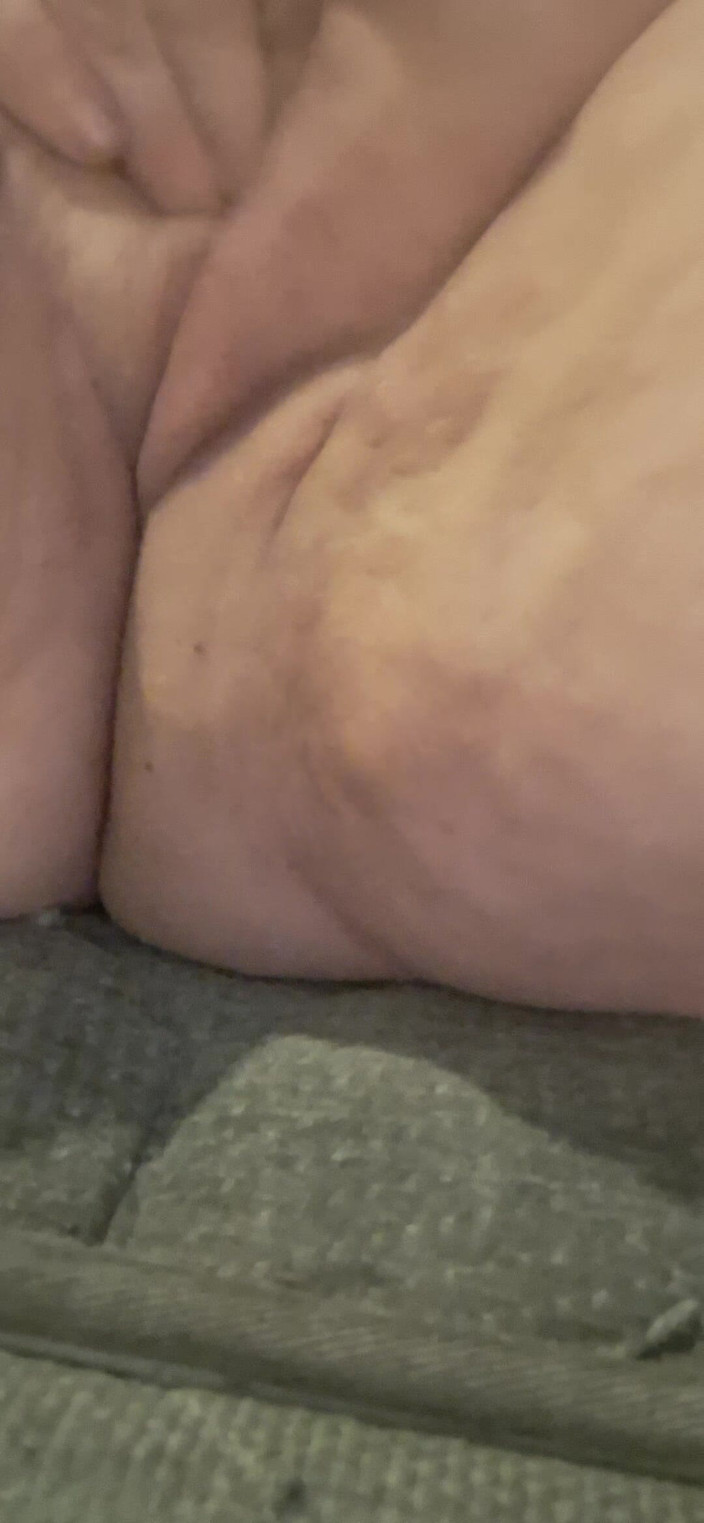 MAGLIGHTGIRL69: Frecând clitorisul până când ejaculez