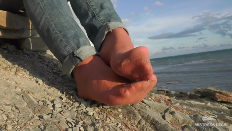 Mistress Legs: Jeans feet teasing in worned nylon socks outdoor