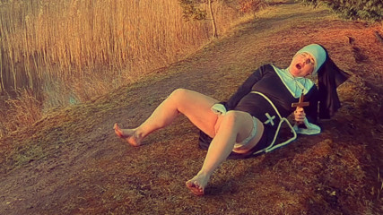 Kylie Britain Adventures: 수녀 Kylie의 집 쾌락
