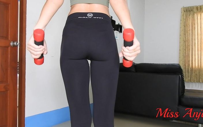 MissAnja_FH: Sueur, culotte noire crémeuse et sale, cardio