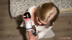 Ashby Winter: Wat is beter? Haar mond of een speeltje?