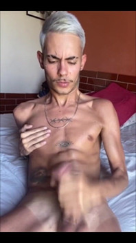 Aku memegangnya sepanjang hari hanya untukmu