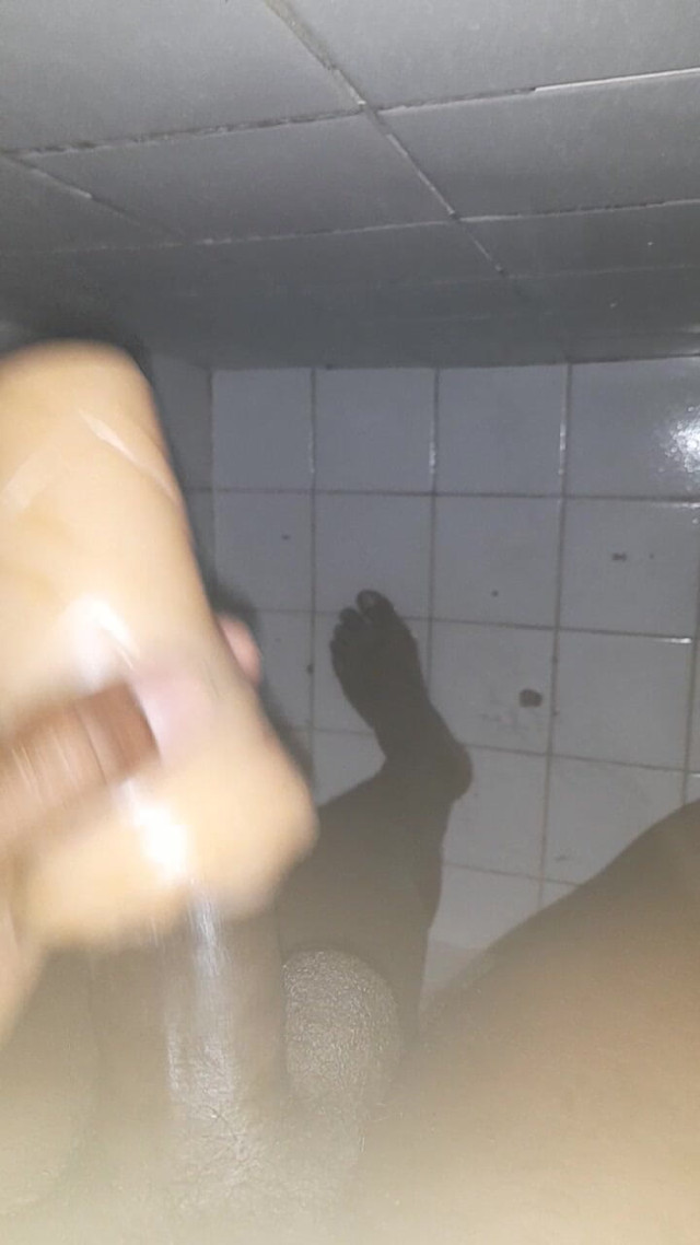 Jerking off S7 E8 (Black guy)