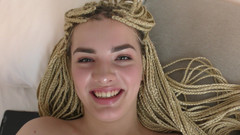 Nikolas: Baculatý teenager s velkým zadkem a prsy