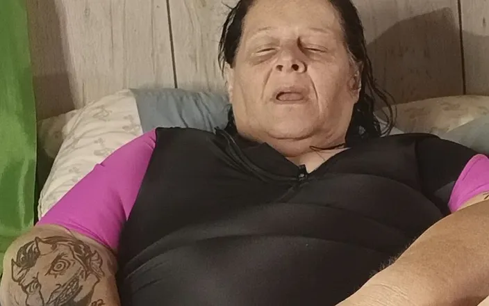 HerculesnVENUS: Hes Fucking Her in the Water so Nobody Caught Her...