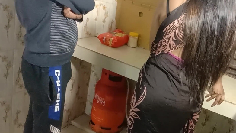 BanglaSexy24: Dakka profesörü Suma sari'de meslektaşı medam ile emiyor ve sert...