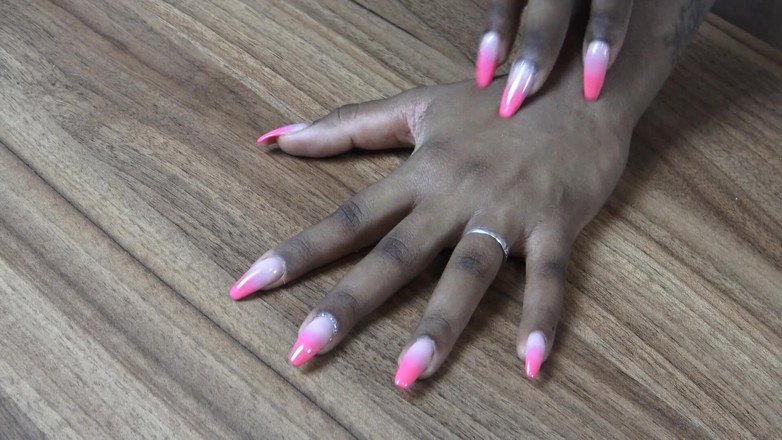Solo Austria: Ebony hand &amp; finger nails fetish