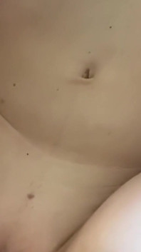 Istriku nyepong kontol raksasa kekasihnya