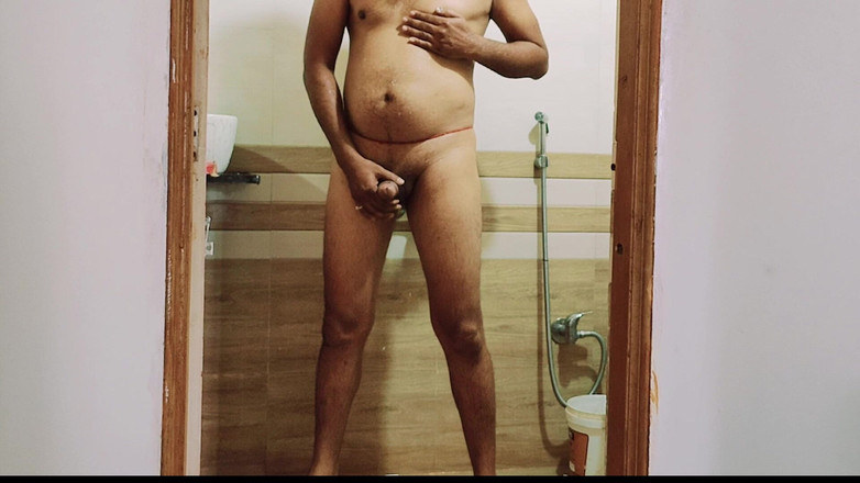 raka use: Masturbasi kencing dan mandi di kamar mandi