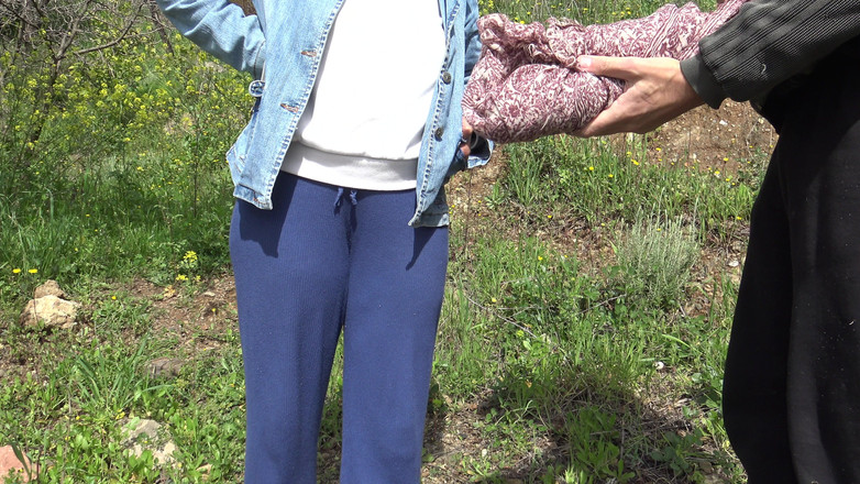 Stepmom Susan: 这个美国女人疯了!!她在穆斯林国家的黑市上买了一个肮脏的二手假阳具!!