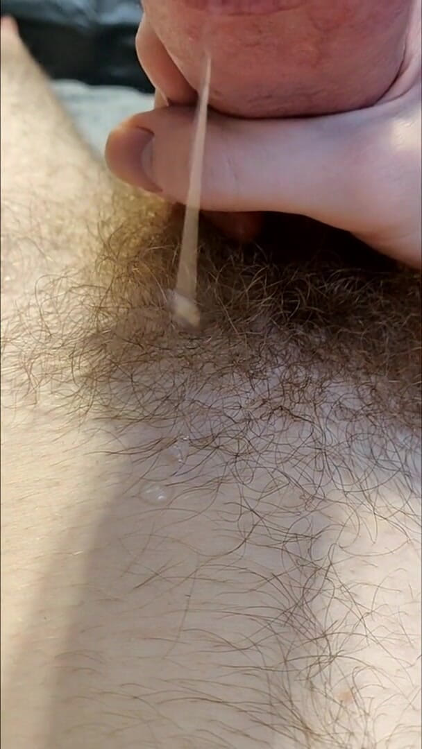 AssHungry4Cock: Jag strök långsamt ut en pöl