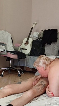 Komm meiner ehefrau nach dem blowjob in den hals