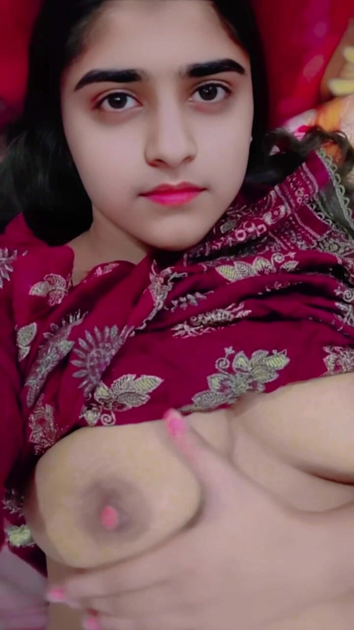 Fuckkkker: Awek comel mengongkek pepeknya dengan jari dalam panggilan video dan...