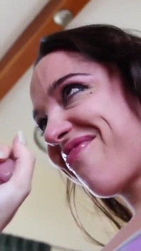 Sexy teen mora viene sbattuta da dietro