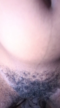 Aku suka banget dientot habis-habisan sama kontol besar pria kulit hitam