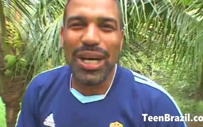 Teen Brazil: Horny Brazilian Teen Gets Fucked by Older Man Outdoors