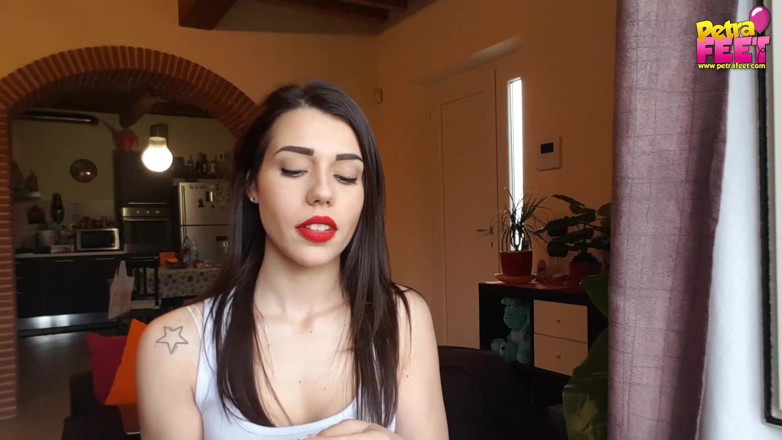 Smokin Fetish: Petra si cewek italia yang memiasi suka rokok cerutu