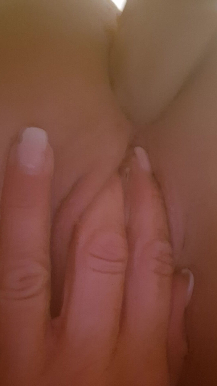 SexyMilf45: 假阳具， 浴室， 屁股， 阴户
