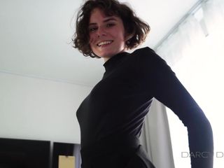 Darcy Dark: पहली डेट पर सेक्स !!