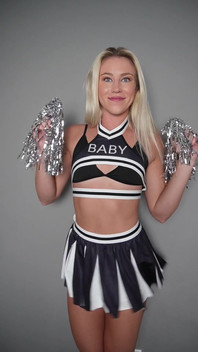 あなたのためにいたずらチアリーダーのストリップ