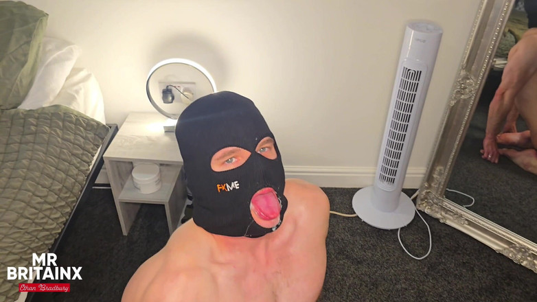 Mr Britain X: Ryan North hard neuken