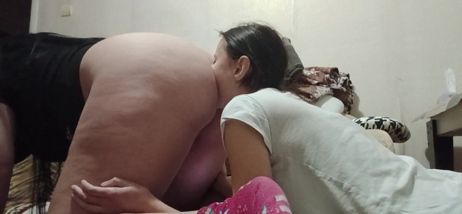 Lesbian-illusion: Heißer lesbischer analingus