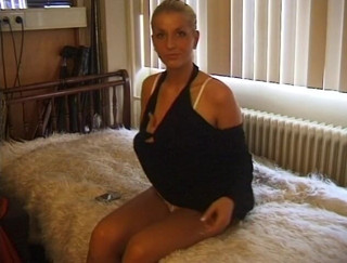 Flash Model Amateurs: Bionda con un corpo da sbattere