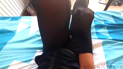 Nylon Xtreme: Marion Lew Pulsion z nylonowymi rajstopami