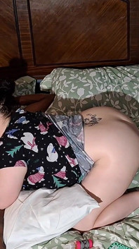 Bunda pra cima da rainha da garganta profunda