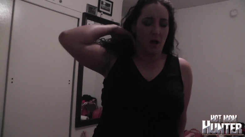 Hot mom hunter: Anální POV sex tape