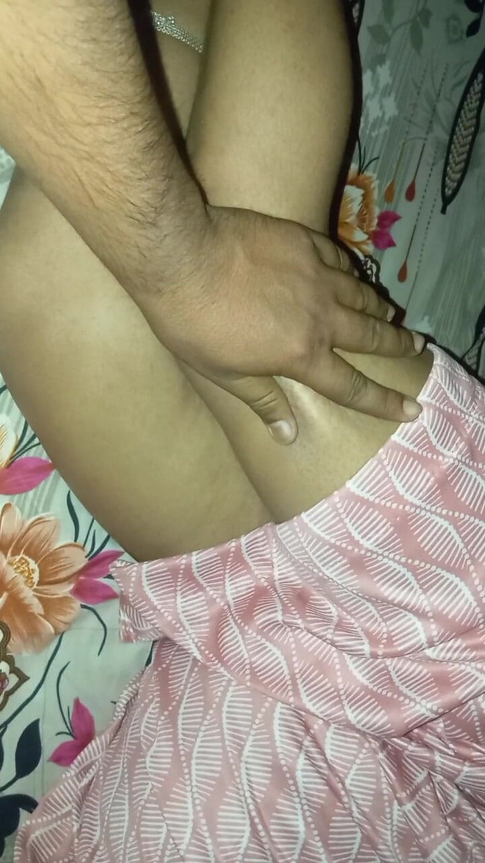 Manjushukla: Sexy Bhabhi Ji je sexy postava.